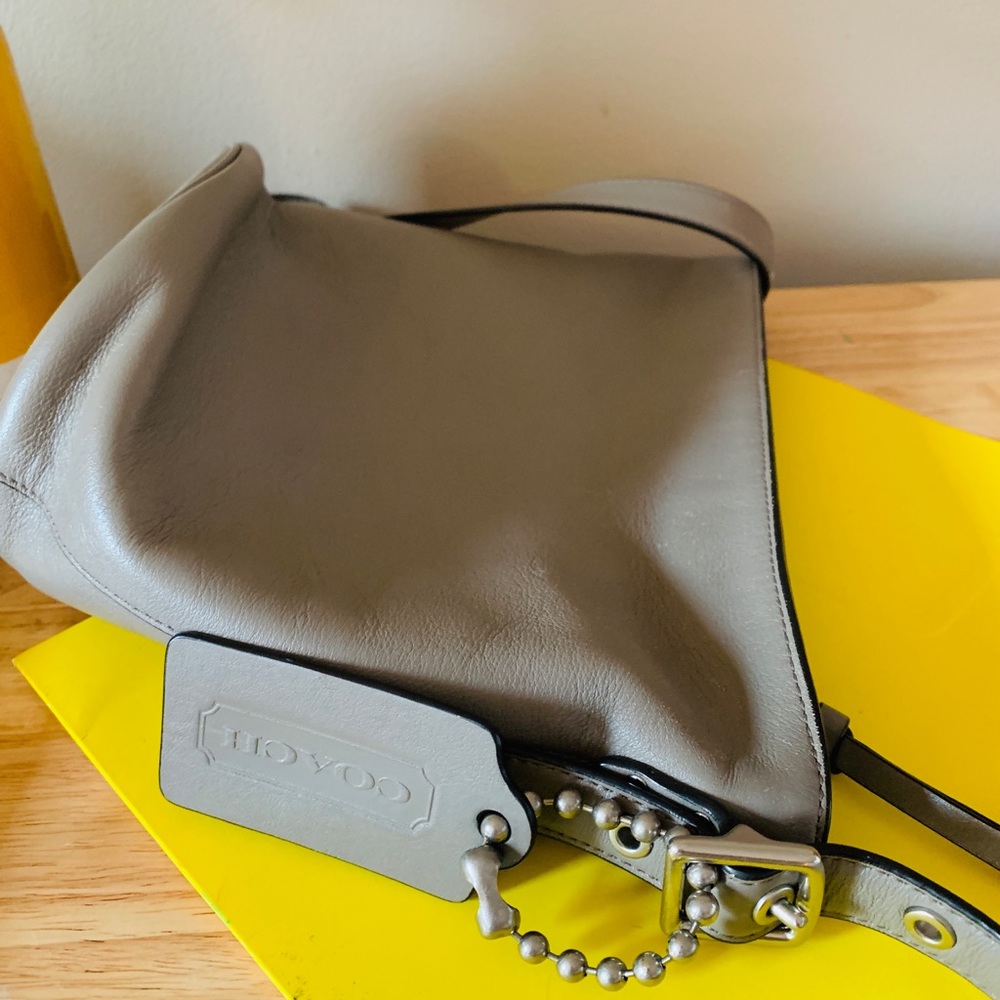 Coach Bucket Bag - Picture 10 of 12